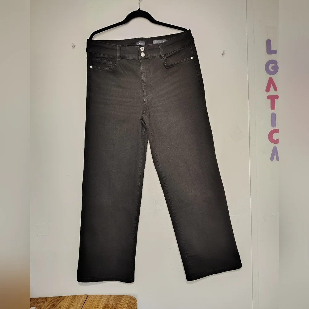 J.jill women's high-rise full-leg jeans black cotton and Lyocell, sz 12 stretch. - Picture 4 of 16